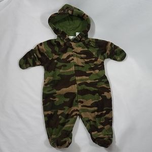 Camouflage Snowsuit w Feet & Mittens